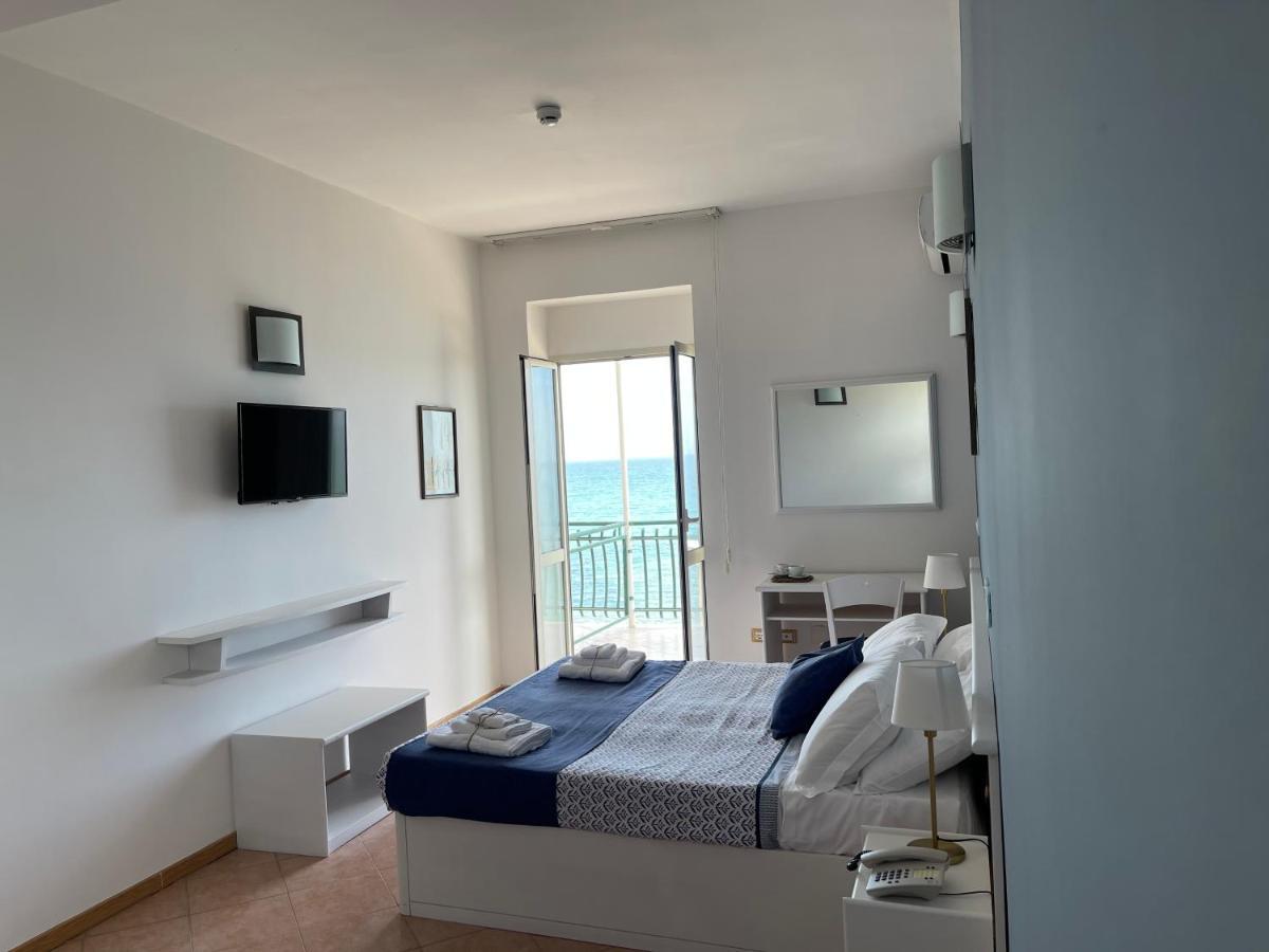 Gatto Bianco Casalabate Hotel เลชเช ภายนอก รูปภาพ
