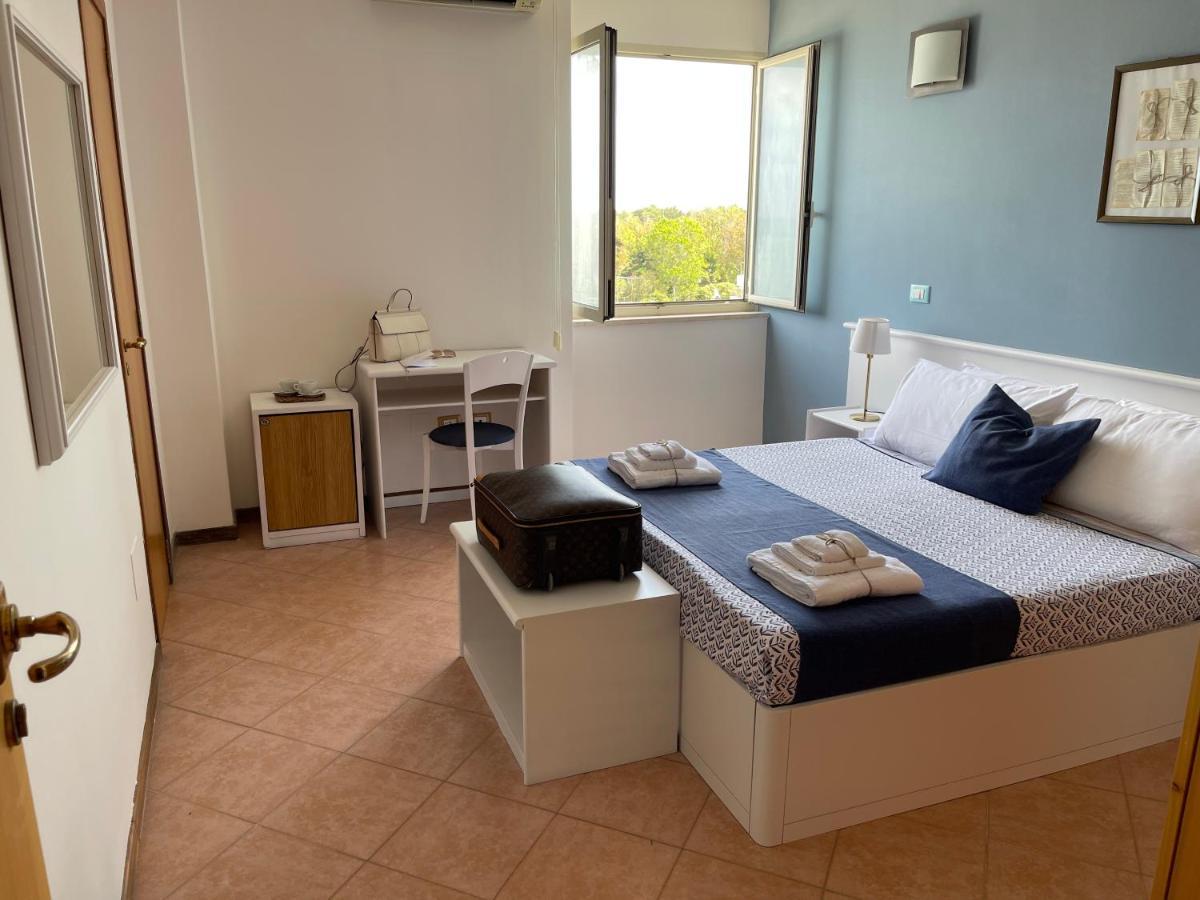 Gatto Bianco Casalabate Hotel เลชเช ภายนอก รูปภาพ