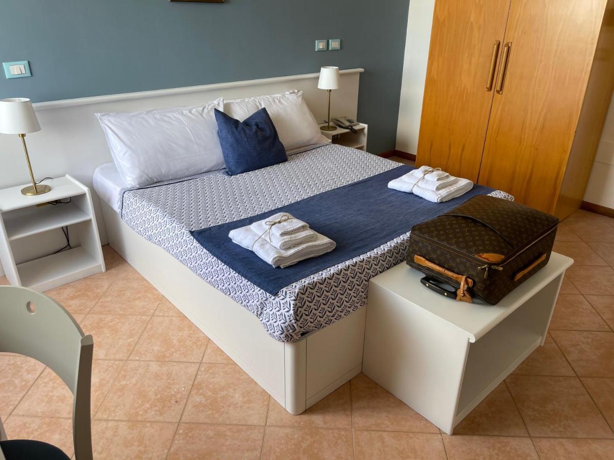 Gatto Bianco Casalabate Hotel เลชเช ภายนอก รูปภาพ